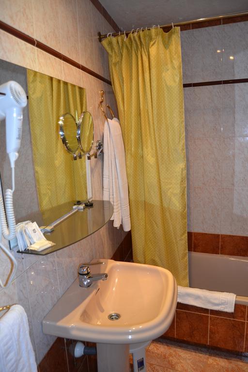 Hostal Don Juan I Alcala de Henares Room photo