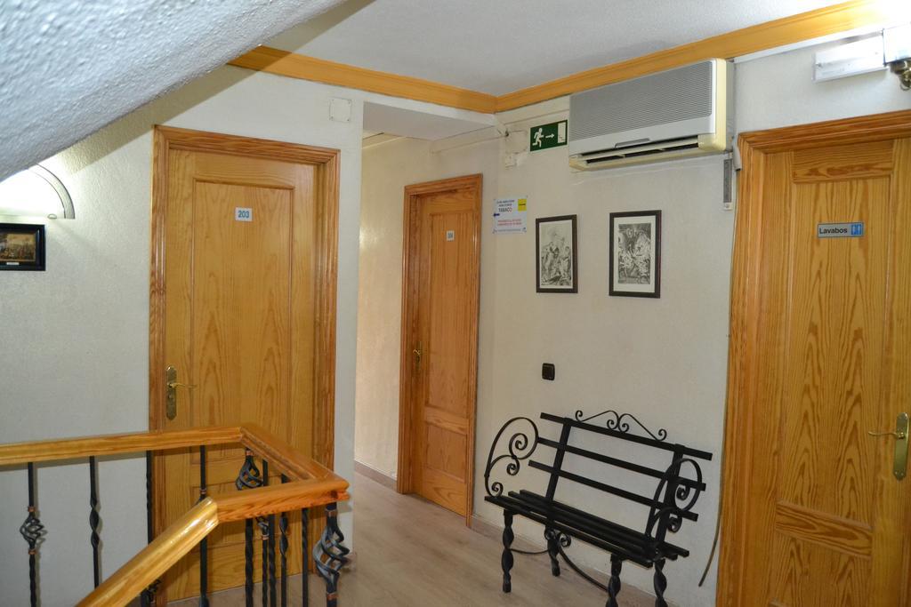 Hostal Don Juan I Alcala de Henares Exterior photo